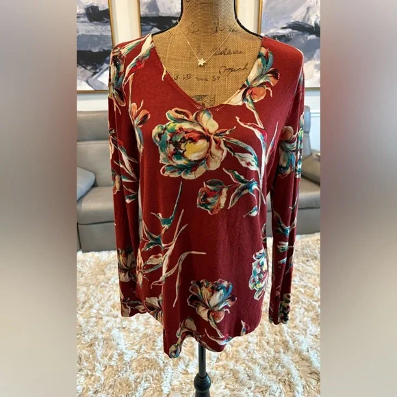 Chico’s Floral Spun Rayon V-Neck Rust Lightweight Sweater Size 0 Oversized Fit - Picture 3 of 5